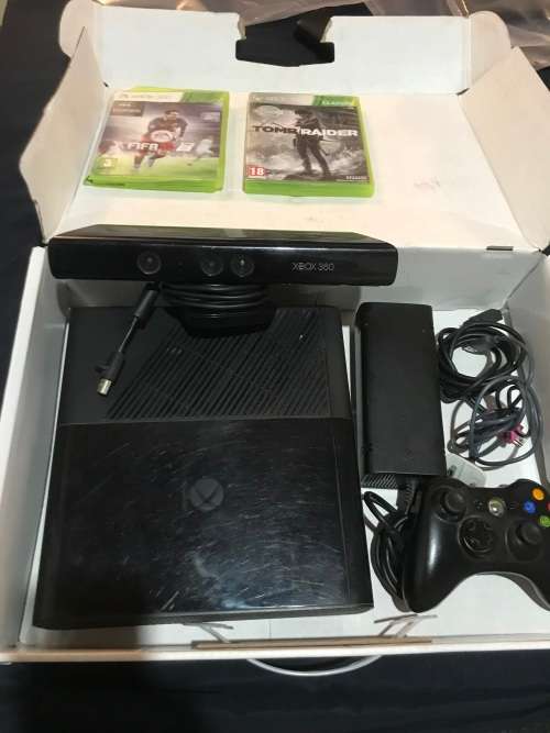 XBOX 350*500GB*1 CONTROLLER*KINET VIDEO*POWER ADAPTER*3 GAMES(FIFA16 & TOMBRAIDER)
